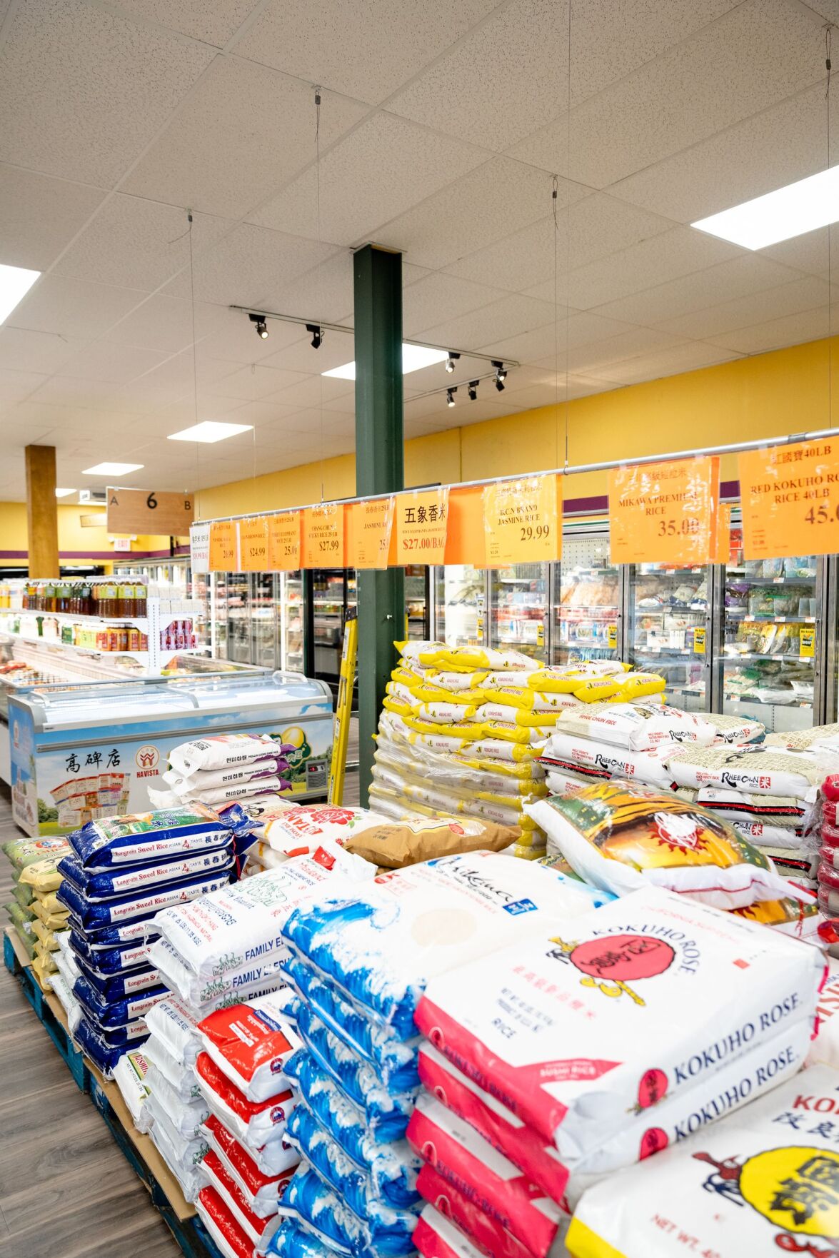 1118_Biz_Ren'sMarket_CM-8.jpg